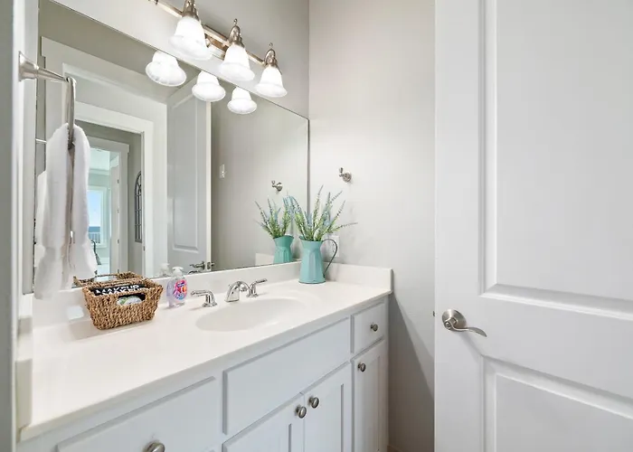 Shore Thing By Gsvr - Newly Renovated Beachfront Retreat With Private Pool - Free Activities And Golf * Gulf Shores